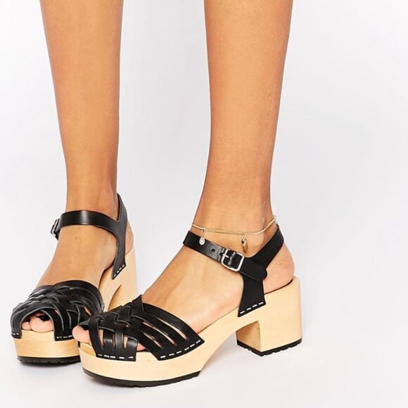 Authentic Swedish Hasbeens Clogs - Picture 2 of 11